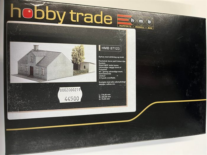 Hobbytrade 87123 Byhus med skifertag og kvist, Laserskåret, H0